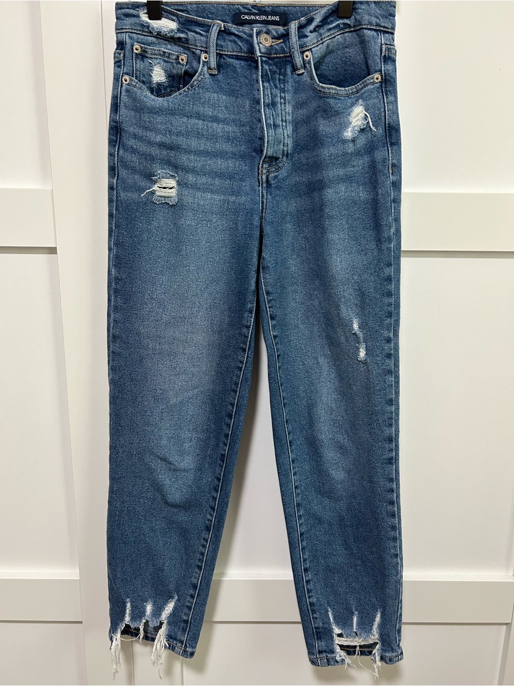 Calvin Klein Jeans Women's Distressed Mid-Blue Cropped Ankle Jeans